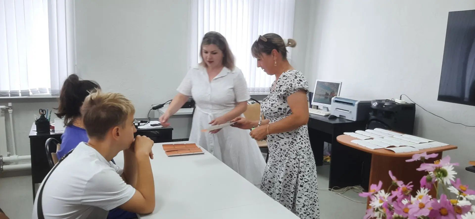 В Районной детской библиотеке провели психологический квест: «Дом счастья», приуроченый ко Дню семьи, любви и верности
